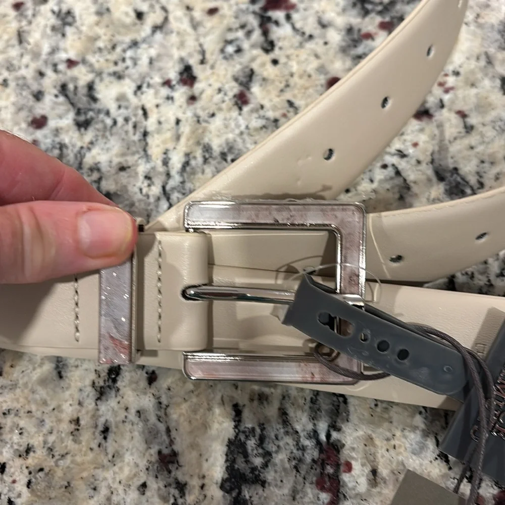 Vince Camuto Cream and mother of pearl buckle Belt
